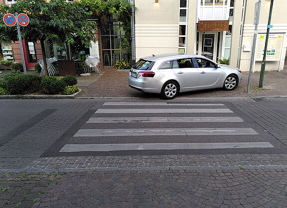 Falschparkern Falschparker an Fußgängerüberweg