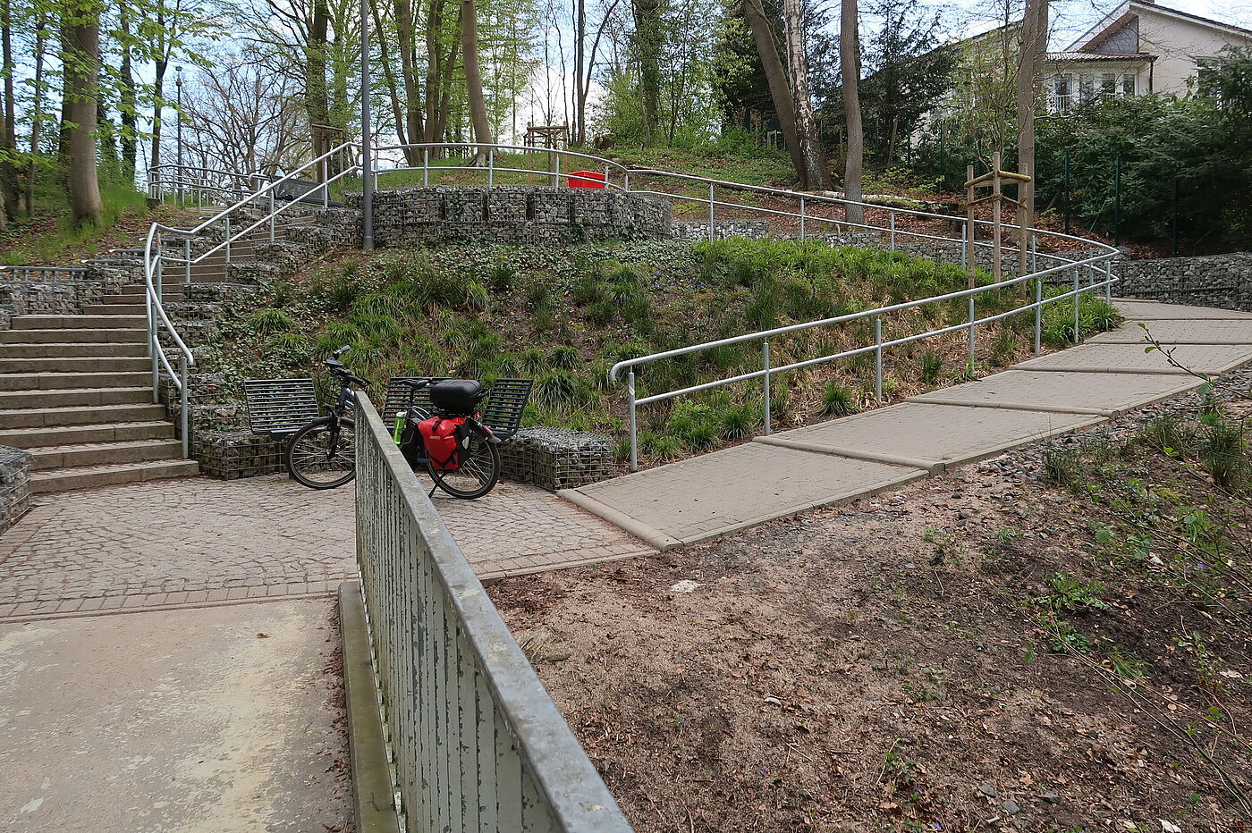 Neue Treppenanlage zur Alsterbrücke
