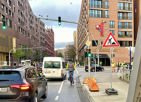 Kreuzung Magdeburger Brücke Osakaalle in Hamburg