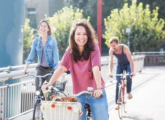 Radfahrerinnen unterwegs