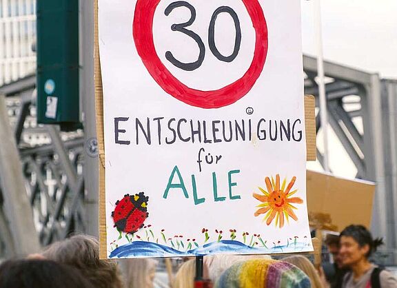 Tempo 30 in der Stadt - Demonstration in der Hafencity 2025