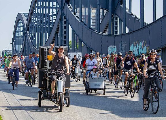 Neue Elbbrücke