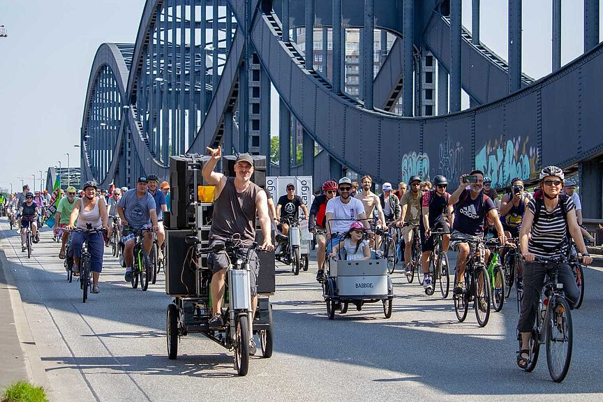 Neue Elbbrücke Neue Elbbrücke