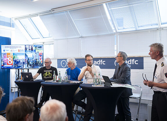 Diskussionsrunde mit ADFC, Tjarks, Schnabel und Model