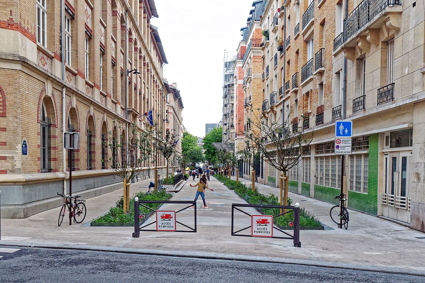 Permanente Schulstraße in Paris. Permanente Schulstraße in Paris.