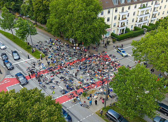 Bild einer Mahnwache in Gedenken an eine getötete Radfahrerin in Hamm