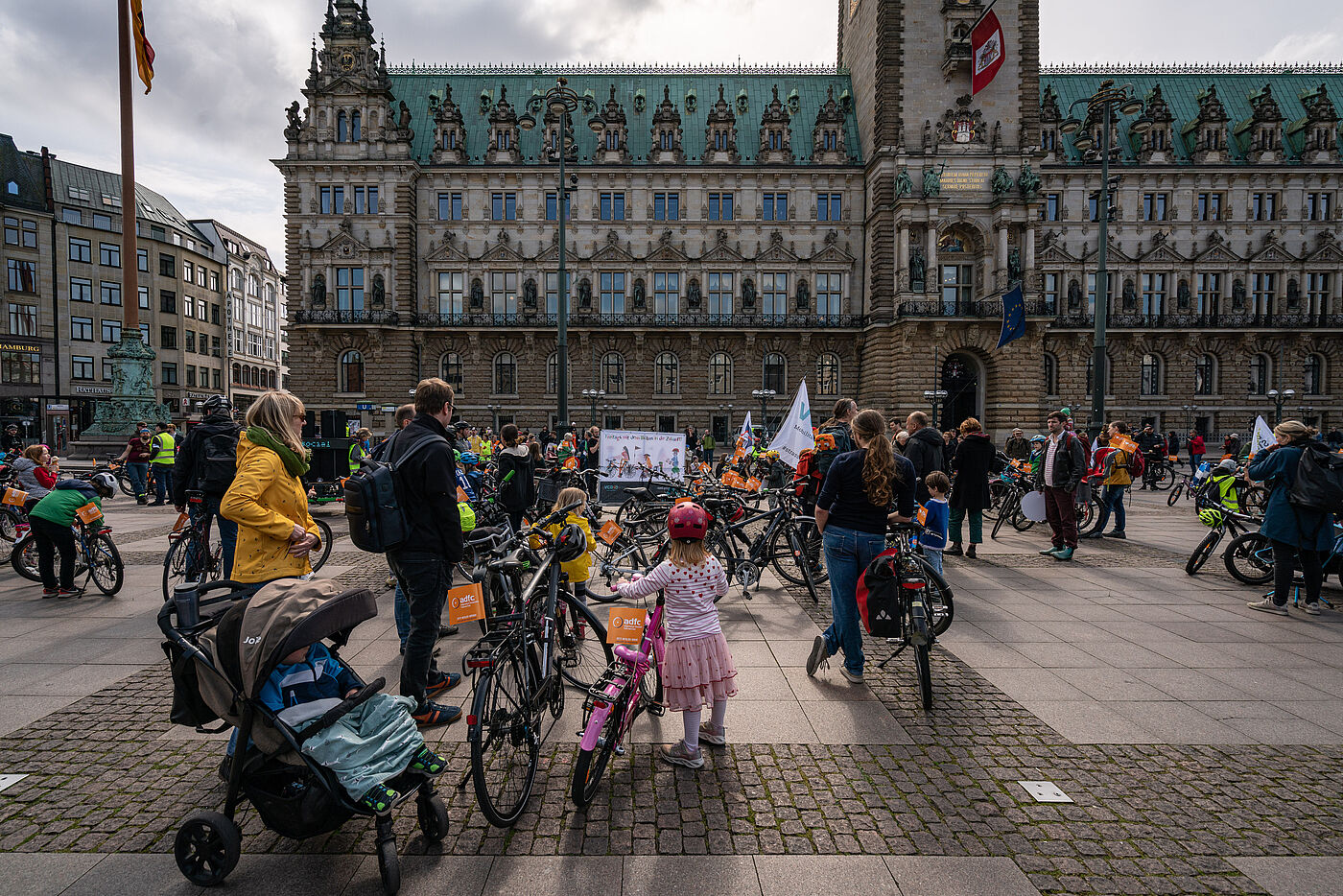 Abfahrt vom Rathausmarkt