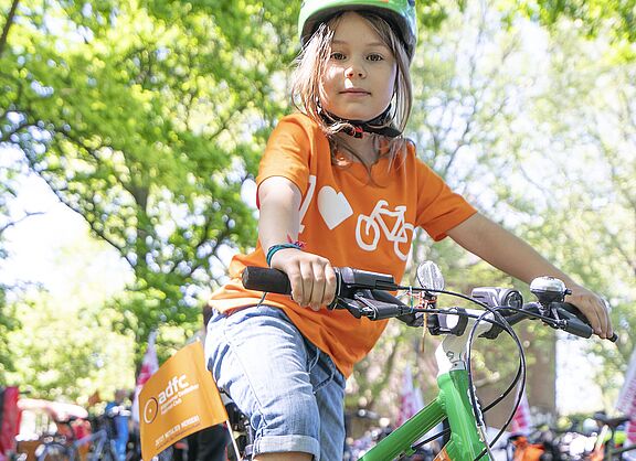 Kind auf Fahrrad bei Kidical Mass
