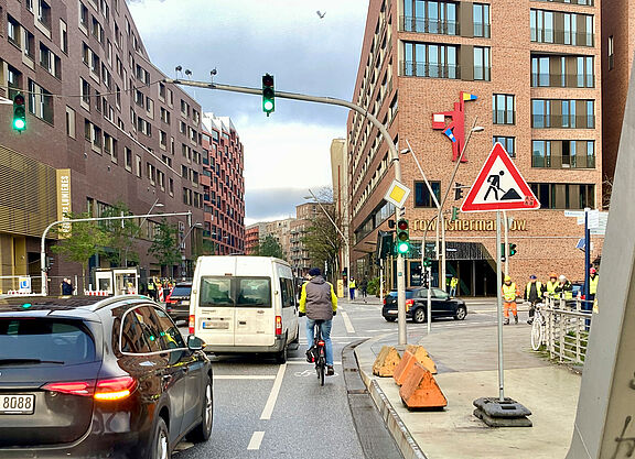 Kreuzung Magdeburger Brücke Osakaalle in Hamburg Kreuzung Magdeburger Brücke Osakaalle in Hamburg