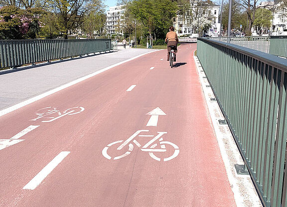 Die neue Hohenfelder Brücke ist ein gelungenes Beispiel für fahrradfreundliche Infrastruktur.