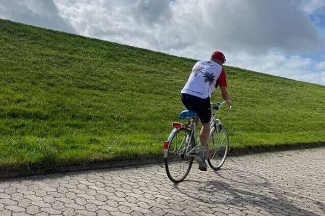 Ulli auf Caros Rad
