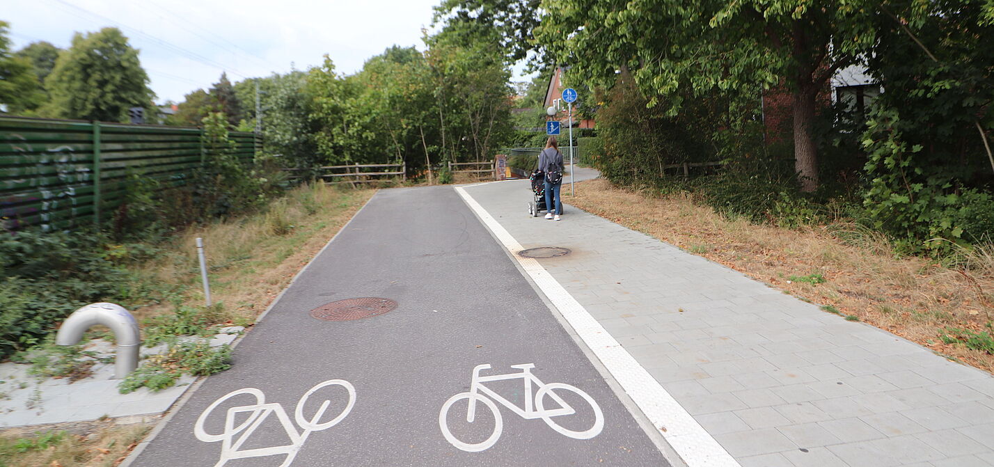 Neuer Radweg in Neuwiedenthal schlechte neugebaute Radinfrastruktur in Neuwiedenthal