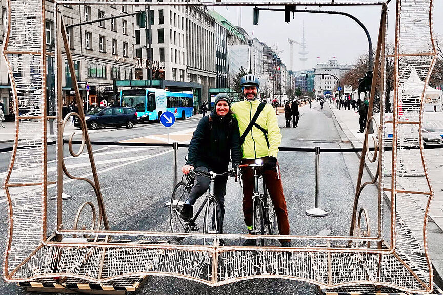 Radfahrende am Jungfernstieg