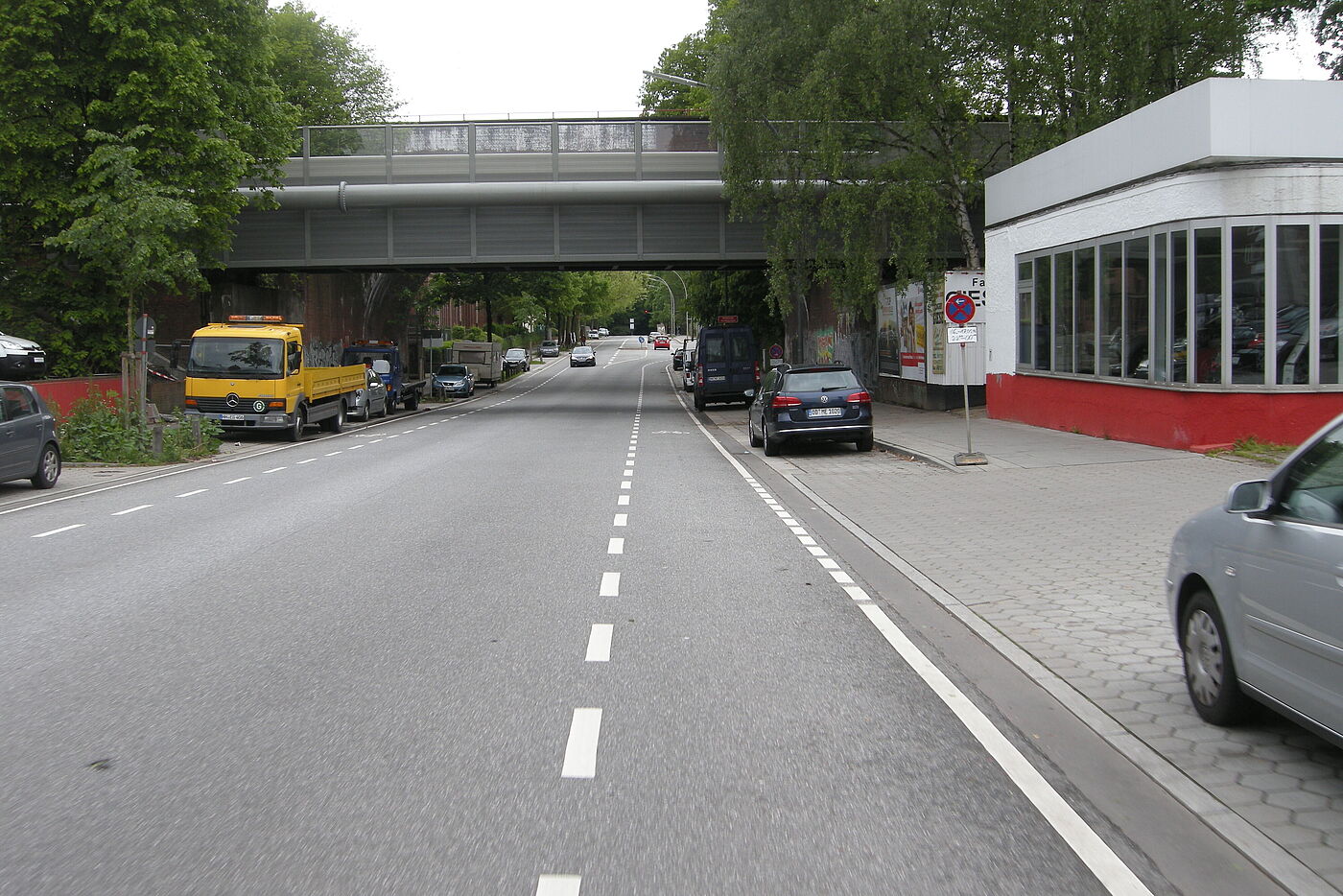 Hellbrookstraße zwischen Rübenkamp und Saarlandstraße, 2014 (asphaltiert wurde im Winter 2011/2012)