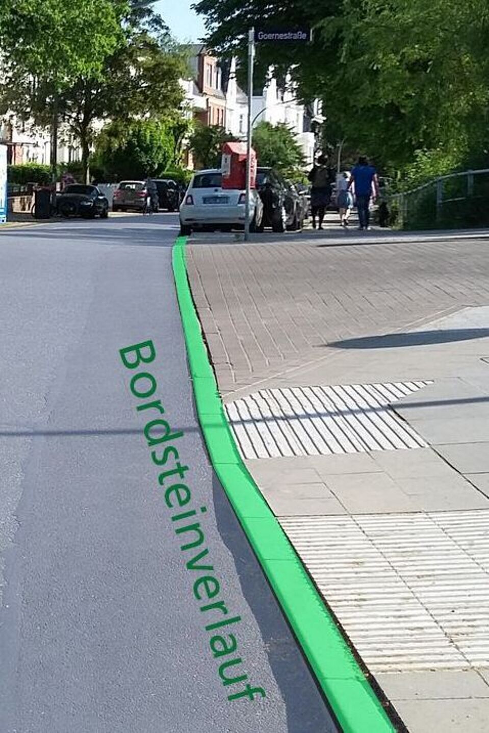 Bordsteinverlauf an der Fahrradstraße Leinpfad Bordsteinverlauf an der Fahrradstraße Leinpfad