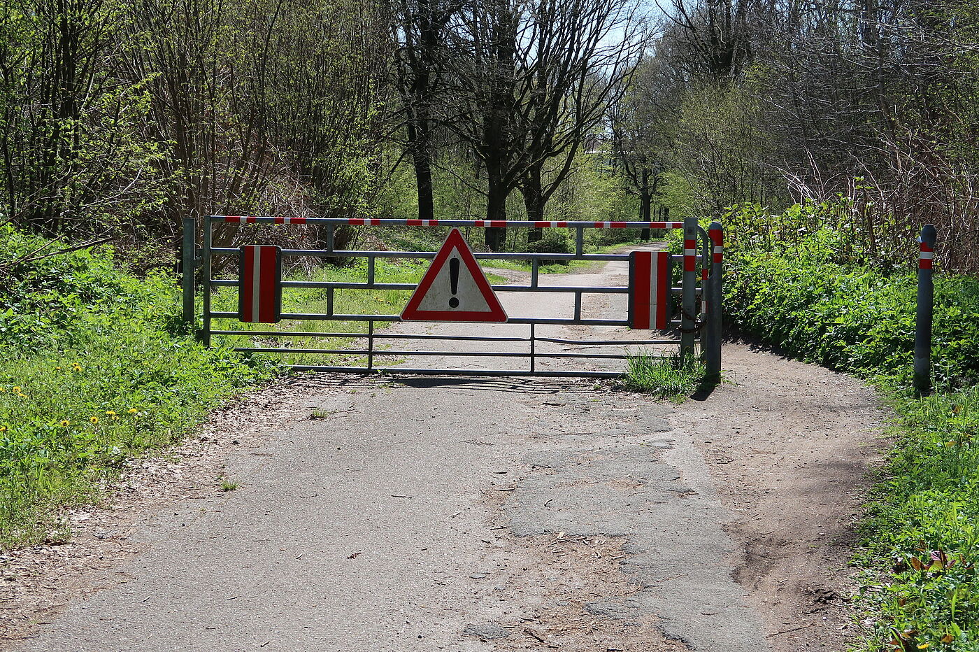 Vorsicht: Schranke auf Radweg 18