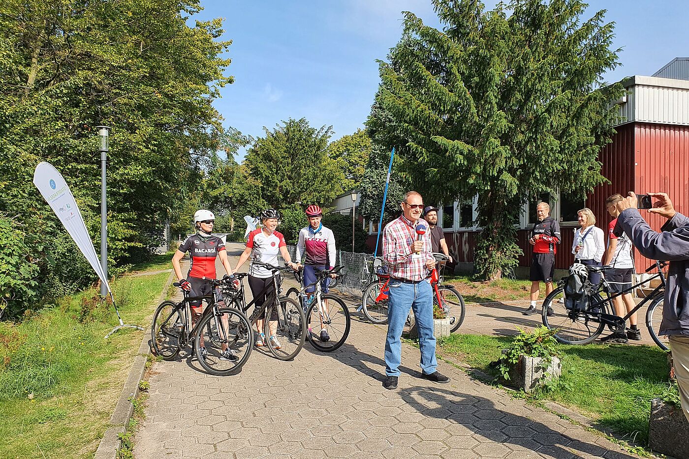 Gruppe von Radfahrenden beim Betriebssportverband