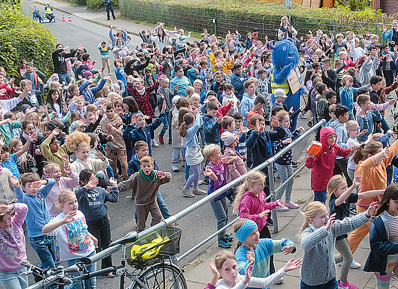 Beim Abschlussfest der Schulstraßenaktion an der Grundschule Wesperloh.