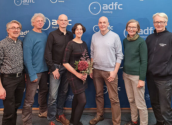 Der neu gewählte Landesvorstand des ADFC Hamburg präsentiert sich