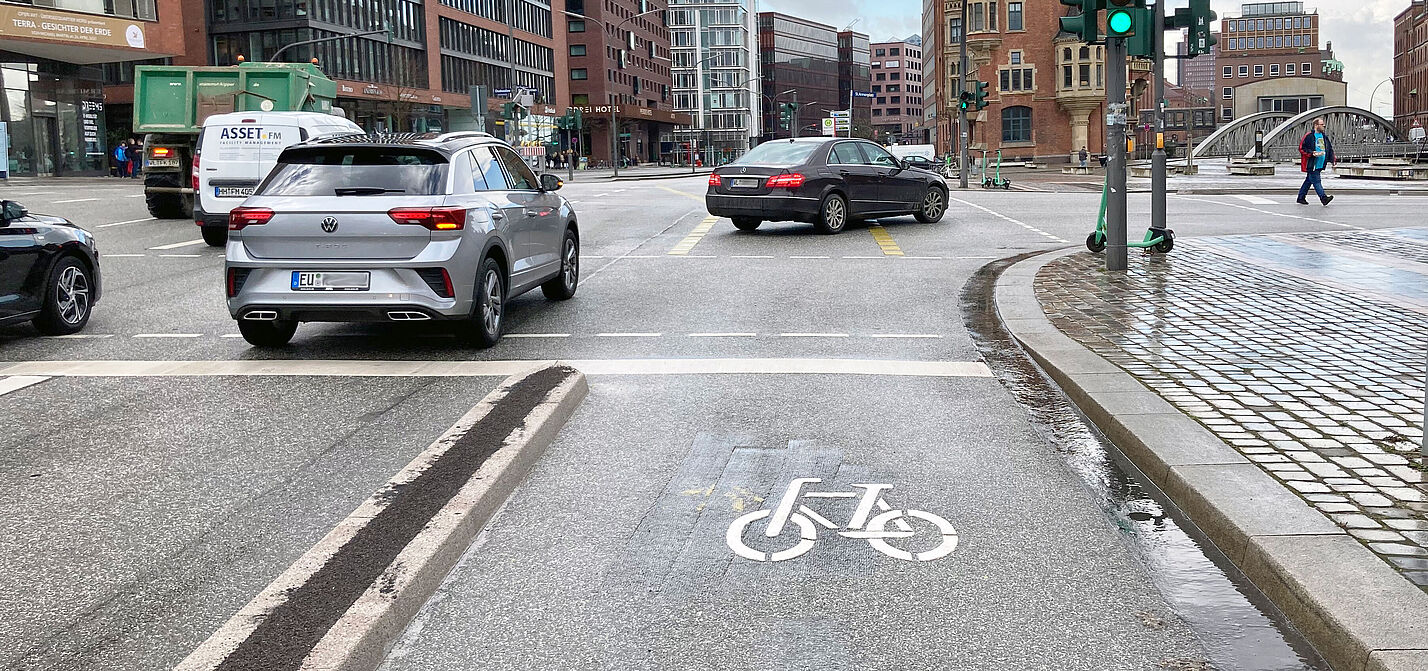 Brooktorkaibrücke Geschützter Radweg am Brooktorkai